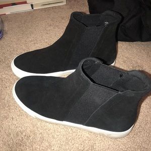 GAP Chelsea Boot Sneakers Women’s size 9